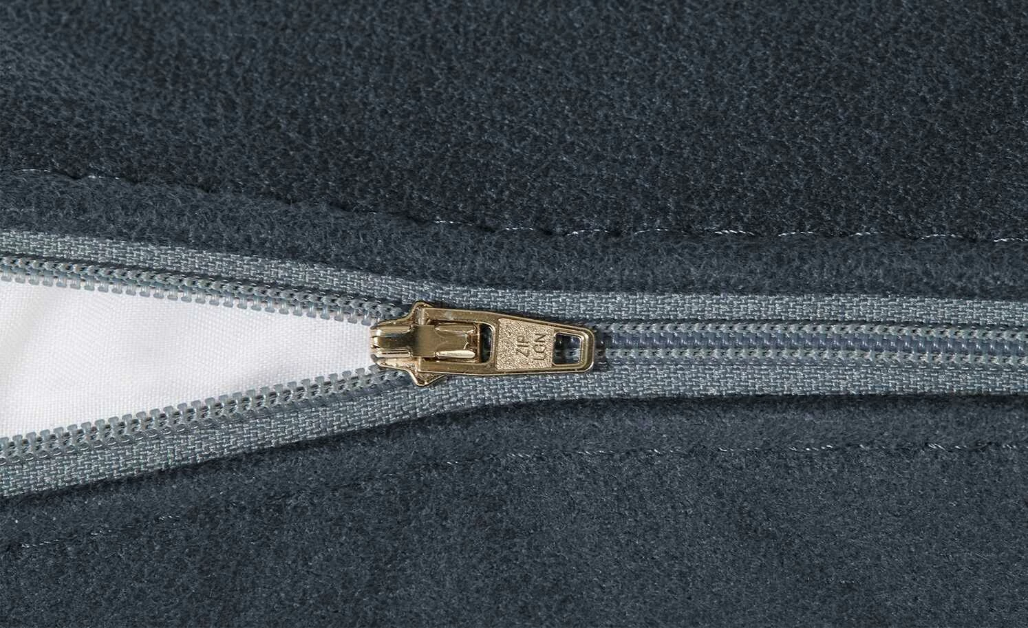 W.SCHILLIG Nierenkissen Broadway | Dunkelblau 5 W.SCHILLIG Nierenkissen Broadway | Dunkelblau – Bild 3